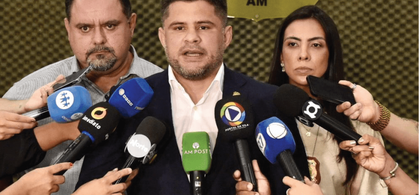 A Polícia Civil do Amazonas (PC-AM), por meio da Delegacia Especializada em Proteção à Criança e ao Adolescente (Depca) e da 51ª Delegacia Interativa de Polícia (DIP) de Benjamin Constant (a 1.121 quilômetros de Manaus), apresentou em coletiva de imprensa nesta segunda-feira (27), a prisão preventiva de um homem de 29 anos, investigado por estupro de vulnerável contra suas três sobrinhas, de 10, 12 e 13 anos. O homem também responderá por perigo de contágio venéreo, por ter transmitido uma Infecção Sexualmente Transmissível (IST) às vítimas.