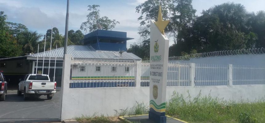 A Polícia Civil do Amazonas (PC-AM), por meio da 51ª Delegacia Interativa de Polícia (DIP) de Benjamin Constant (a 1.121 quilômetros de Manaus), cumpriu, na segunda-feira (04), mandado de prisão preventiva de um homem, de 76 anos, por estupro de vulnerável contra sua neta de três anos. A prisão ocorreu em via pública, no município.