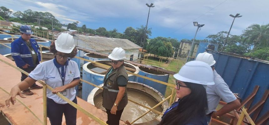 No início de outubro, a Fundação de Vigilância em Saúde do Amazonas – Dra. Rosemary Costa Pinto (FVS-RCP) conduziu uma série de inspeções técnicas em Benjamin Constant para avaliar o tratamento da água consumida pela população. A iniciativa integra um esforço estadual para fortalecer a segurança hídrica em municípios do Alto Solimões.